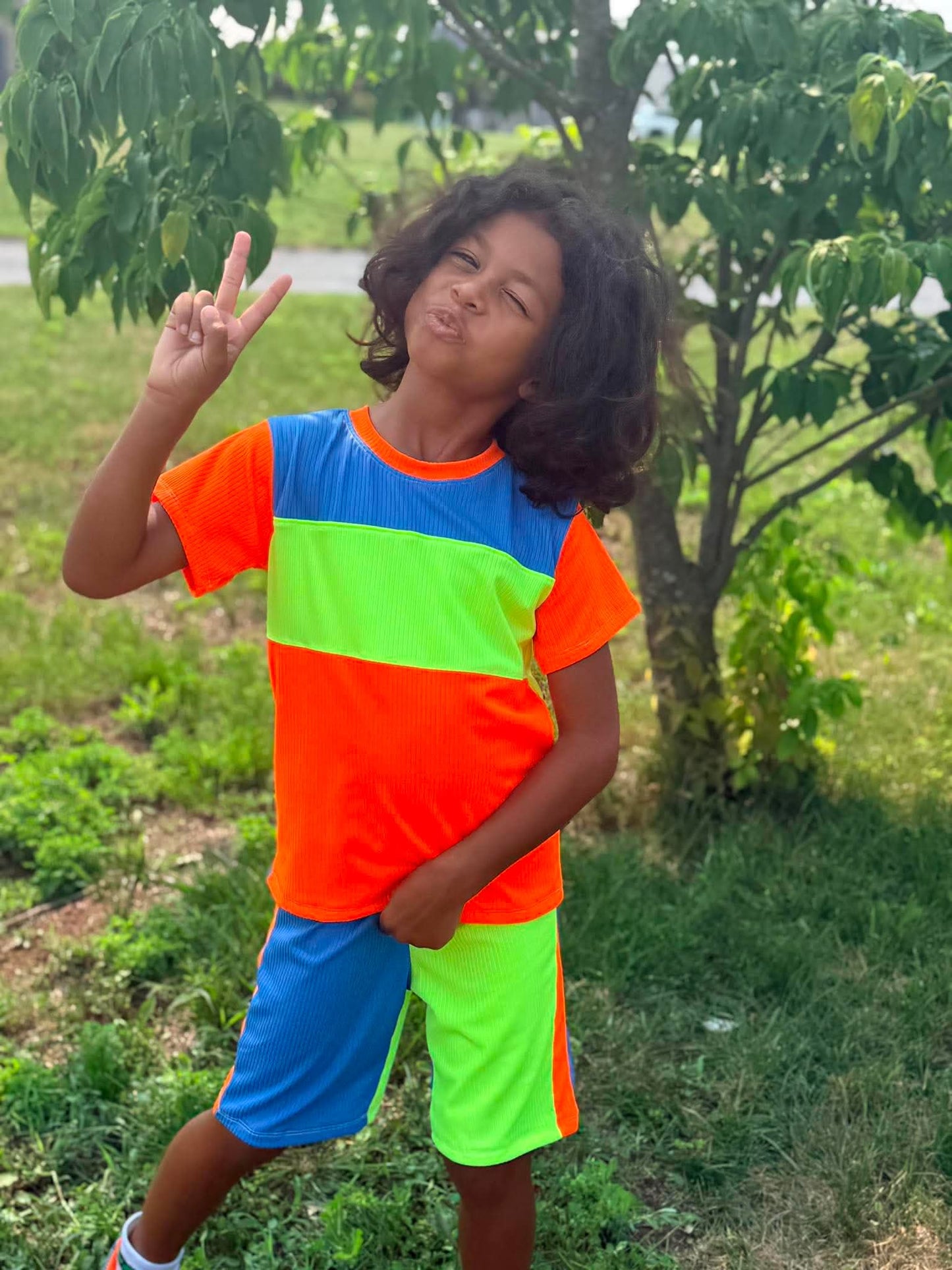 Colorblock knee length shorts